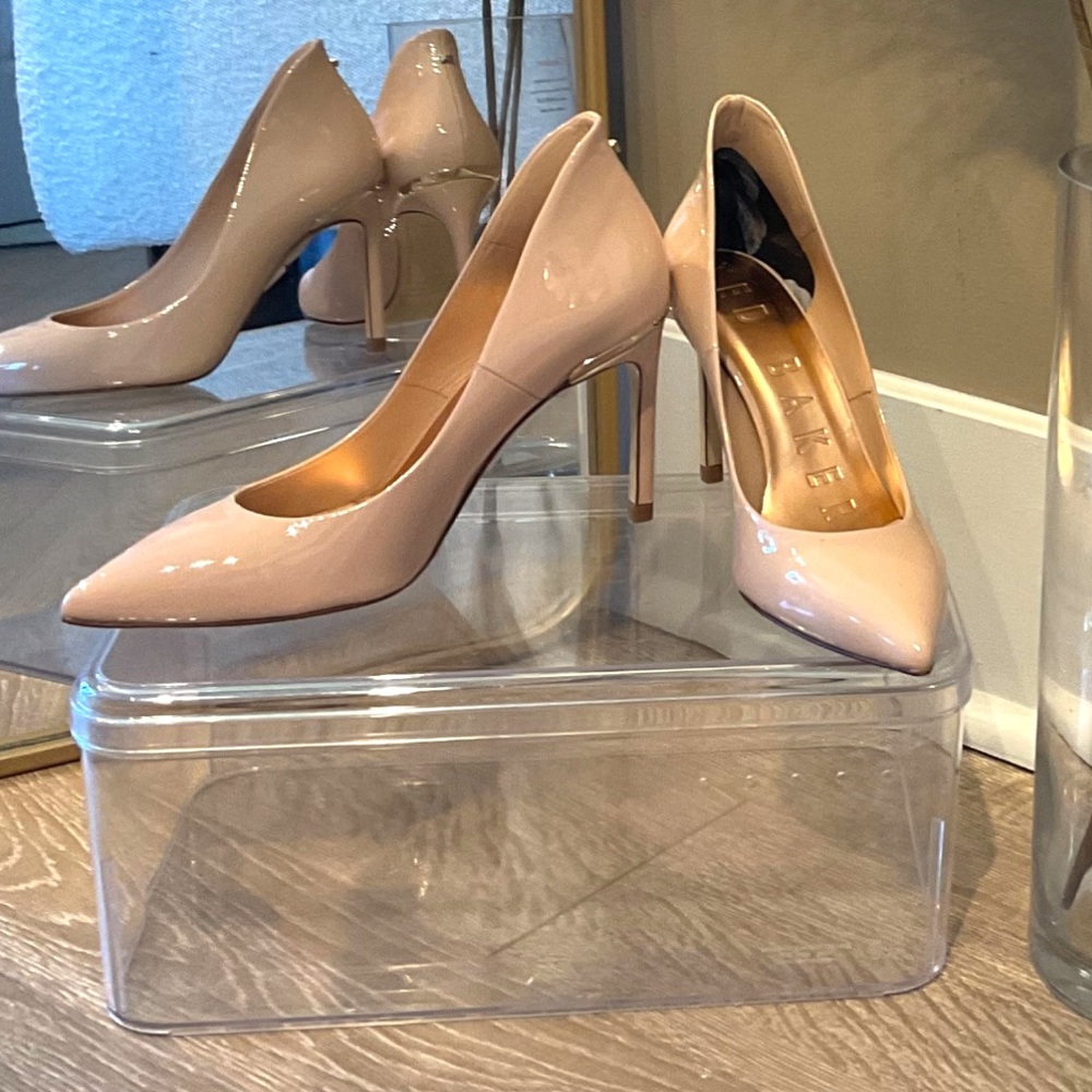Ted Baker 6.5 nude heels. NWT